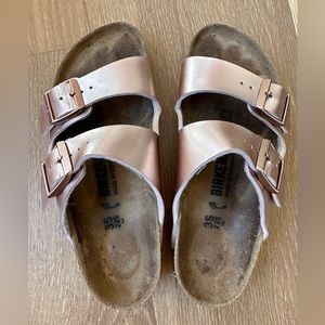 Birkenstock rose gold Arizona’s. Size 35.